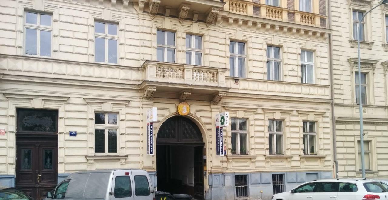 Quiet Courtyard Apartment Praga Exterior foto